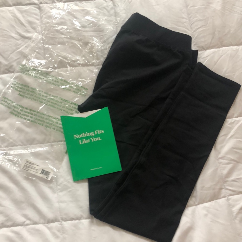 Pact Go-To Leggings - black size Large  NWT